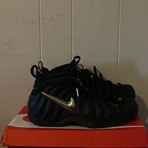 Nike foamposite black and gold size 10.5